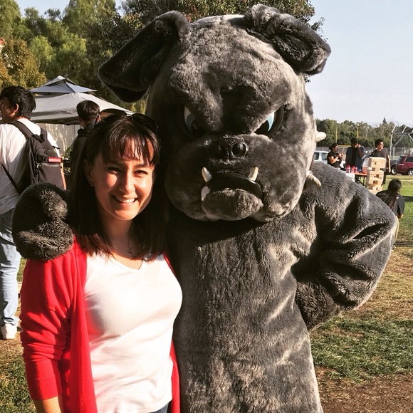 Meet your Posher, Nicole - Picture 8 of 8